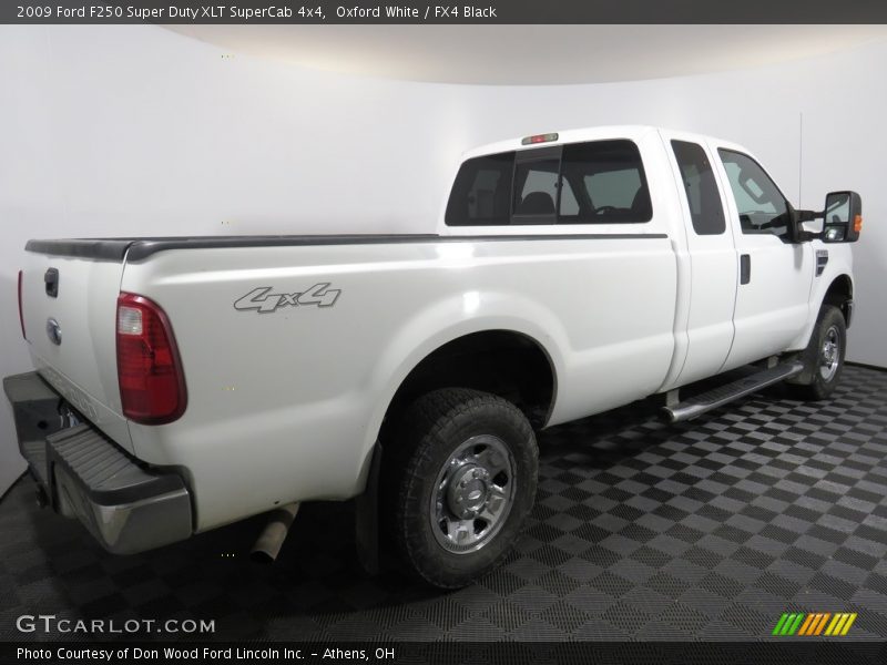 Oxford White / FX4 Black 2009 Ford F250 Super Duty XLT SuperCab 4x4