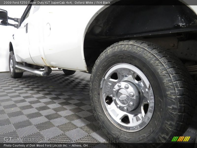 Oxford White / FX4 Black 2009 Ford F250 Super Duty XLT SuperCab 4x4