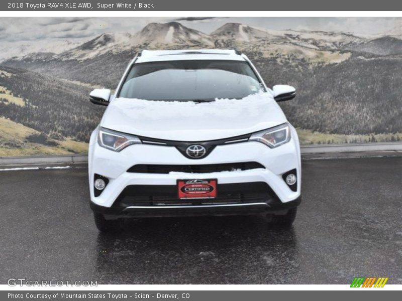 Super White / Black 2018 Toyota RAV4 XLE AWD