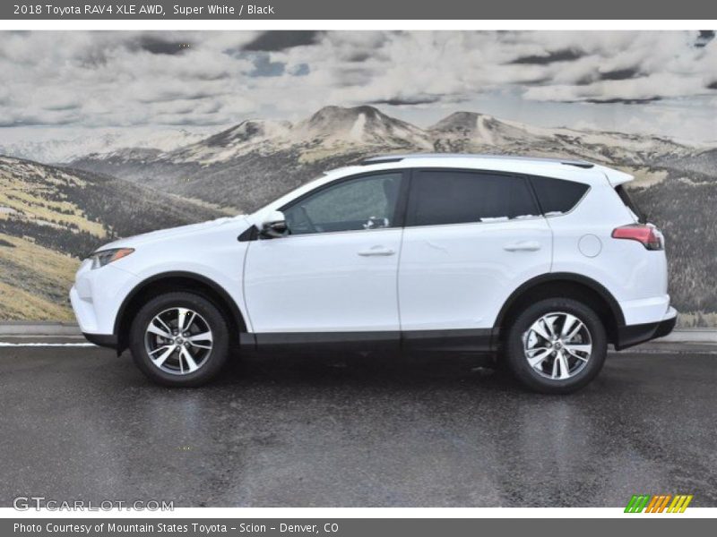Super White / Black 2018 Toyota RAV4 XLE AWD