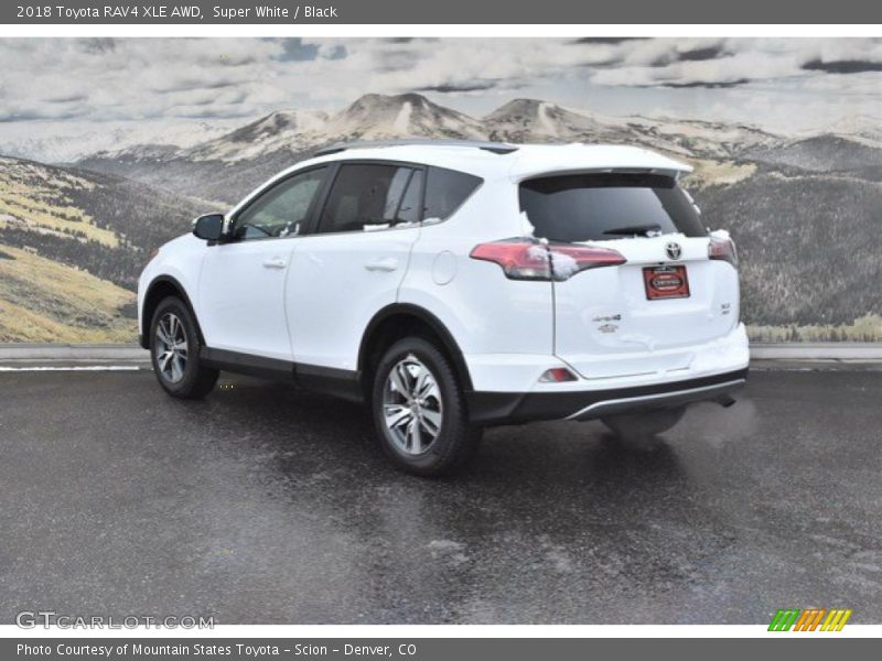 Super White / Black 2018 Toyota RAV4 XLE AWD
