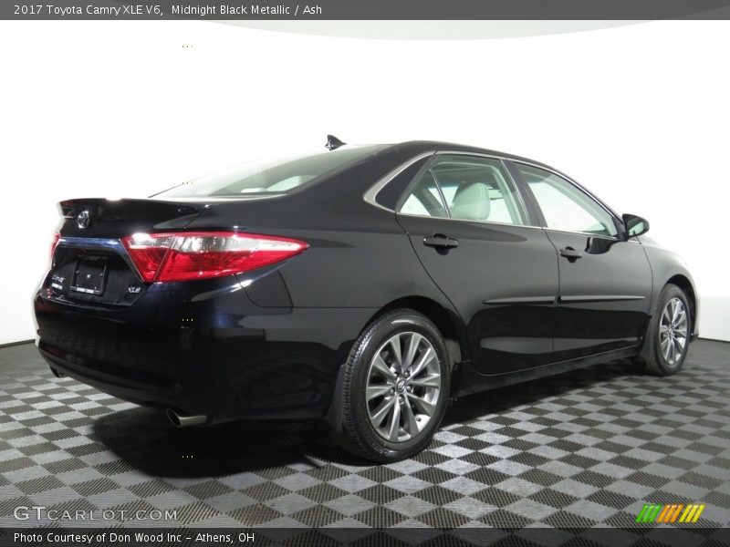 Midnight Black Metallic / Ash 2017 Toyota Camry XLE V6