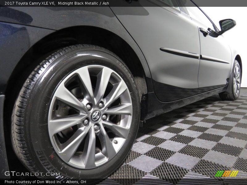 Midnight Black Metallic / Ash 2017 Toyota Camry XLE V6