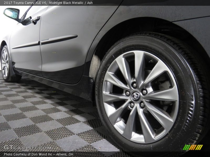 Midnight Black Metallic / Ash 2017 Toyota Camry XLE V6