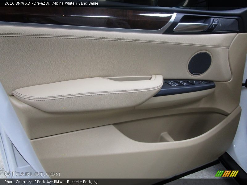Alpine White / Sand Beige 2016 BMW X3 xDrive28i