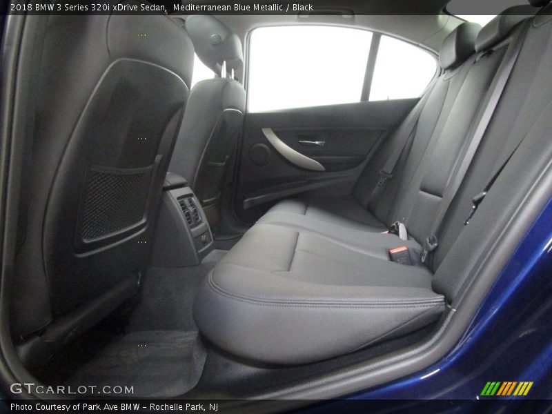 Mediterranean Blue Metallic / Black 2018 BMW 3 Series 320i xDrive Sedan