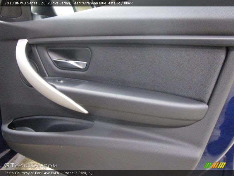 Mediterranean Blue Metallic / Black 2018 BMW 3 Series 320i xDrive Sedan