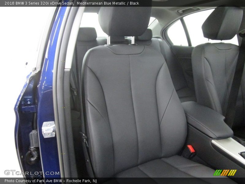 Mediterranean Blue Metallic / Black 2018 BMW 3 Series 320i xDrive Sedan