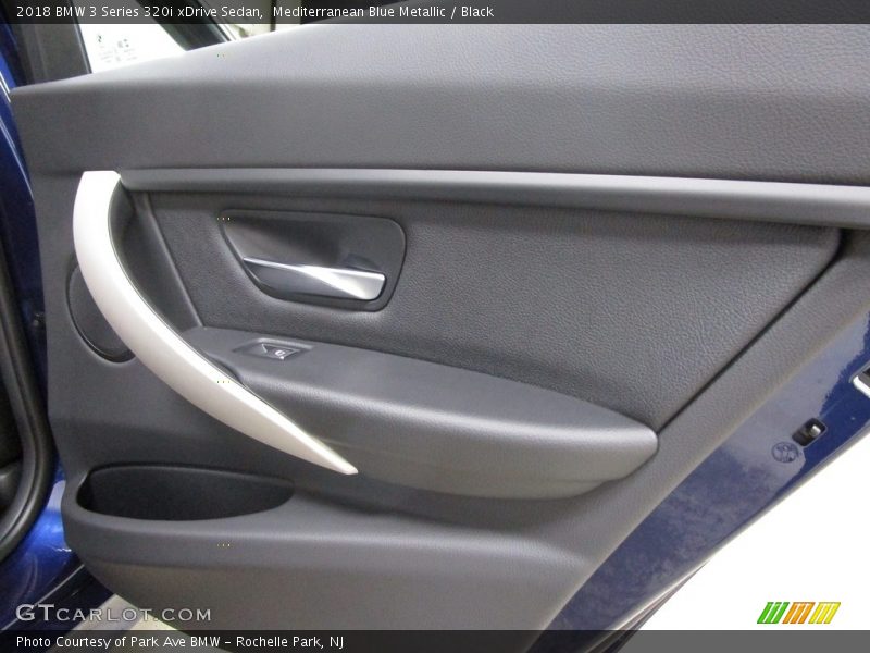 Mediterranean Blue Metallic / Black 2018 BMW 3 Series 320i xDrive Sedan