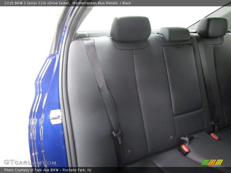 Mediterranean Blue Metallic / Black 2018 BMW 3 Series 320i xDrive Sedan