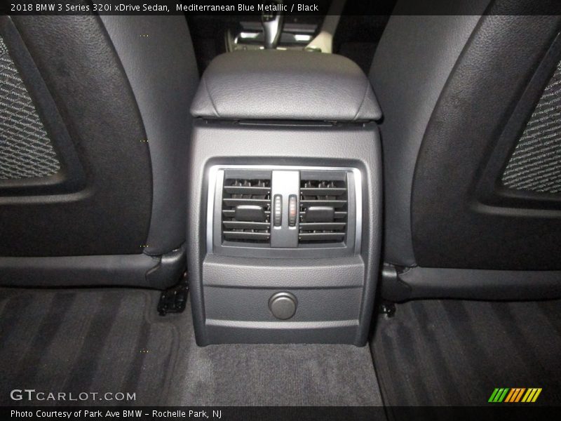 Mediterranean Blue Metallic / Black 2018 BMW 3 Series 320i xDrive Sedan