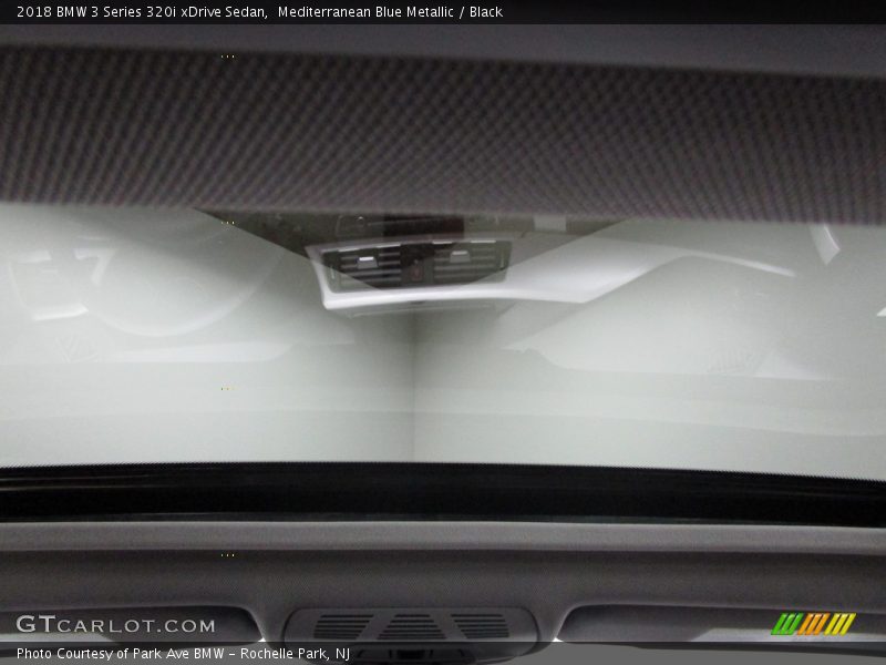 Mediterranean Blue Metallic / Black 2018 BMW 3 Series 320i xDrive Sedan