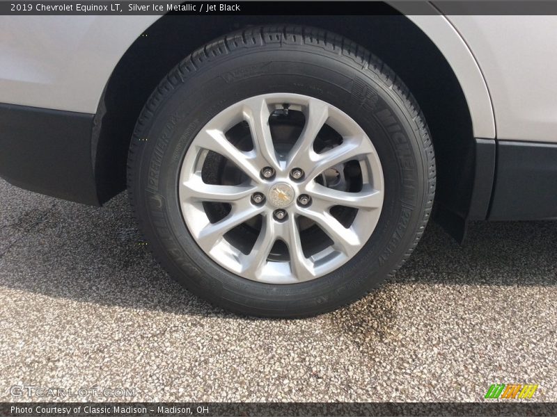 Silver Ice Metallic / Jet Black 2019 Chevrolet Equinox LT