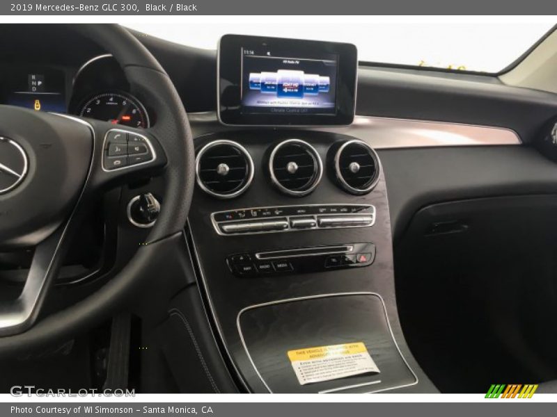 Black / Black 2019 Mercedes-Benz GLC 300