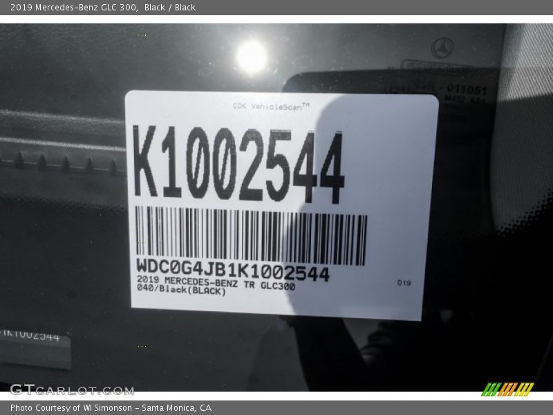 Black / Black 2019 Mercedes-Benz GLC 300