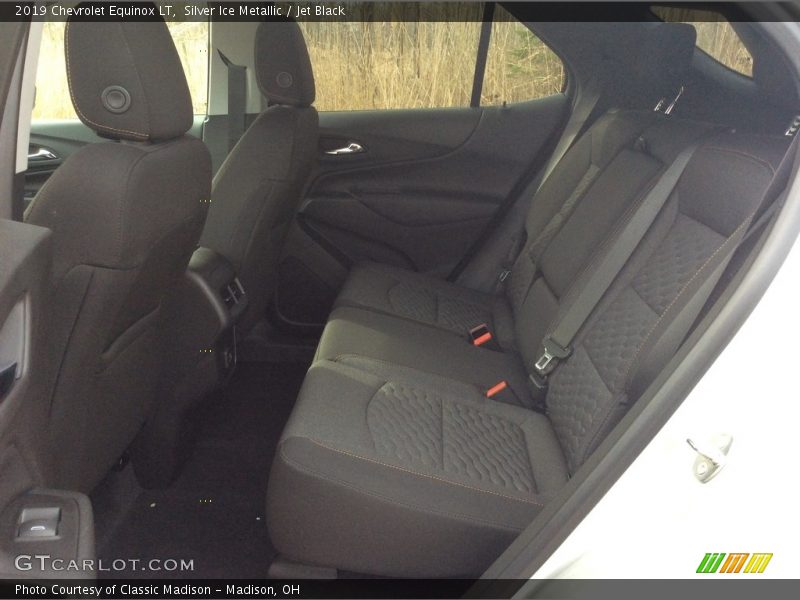 Silver Ice Metallic / Jet Black 2019 Chevrolet Equinox LT