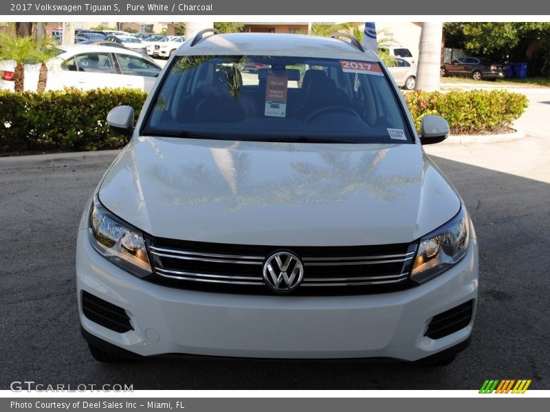 Pure White / Charcoal 2017 Volkswagen Tiguan S