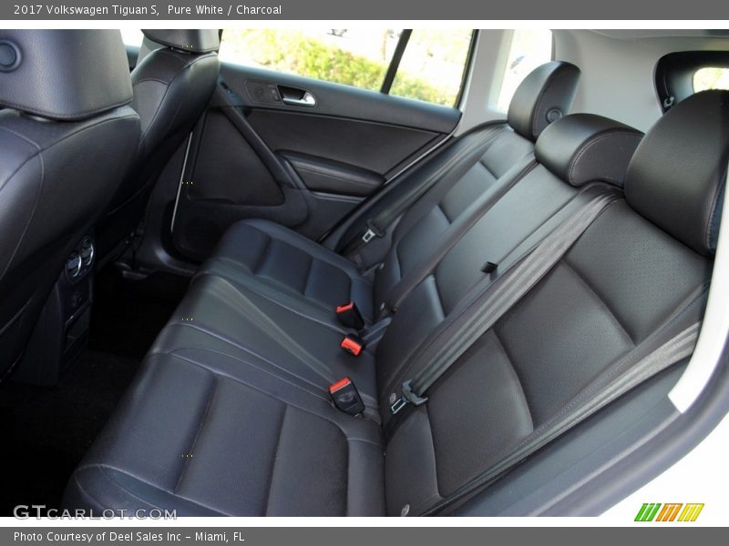 Pure White / Charcoal 2017 Volkswagen Tiguan S
