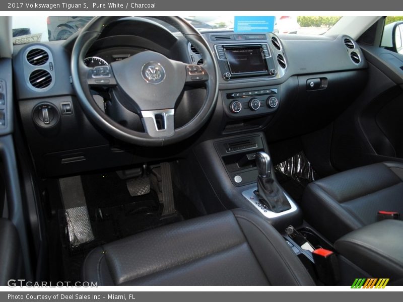 Pure White / Charcoal 2017 Volkswagen Tiguan S