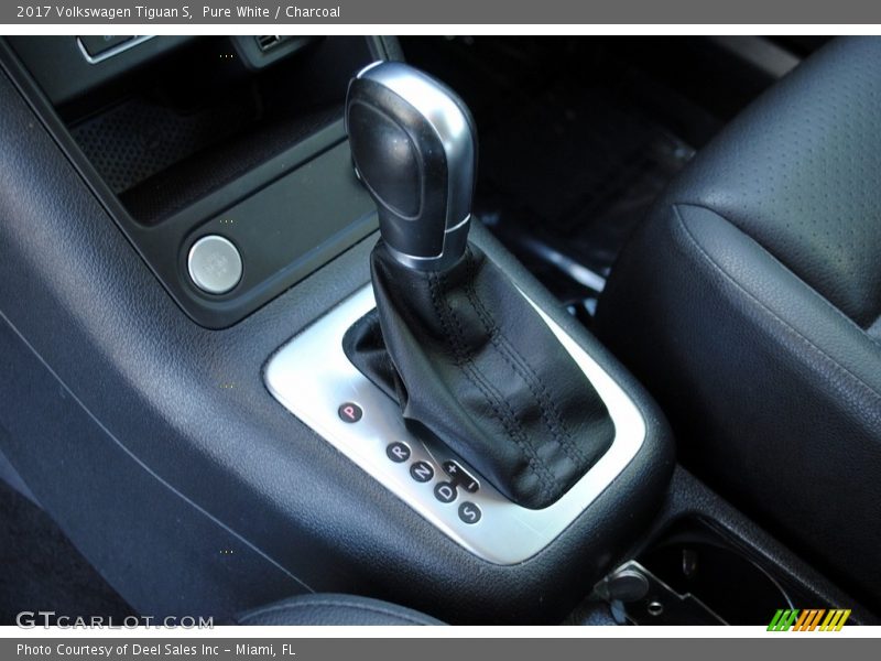 Pure White / Charcoal 2017 Volkswagen Tiguan S
