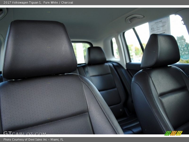 Pure White / Charcoal 2017 Volkswagen Tiguan S