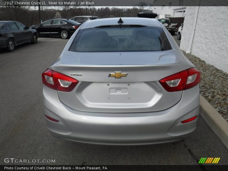 Silver Ice Metallic / Jet Black 2017 Chevrolet Cruze LS