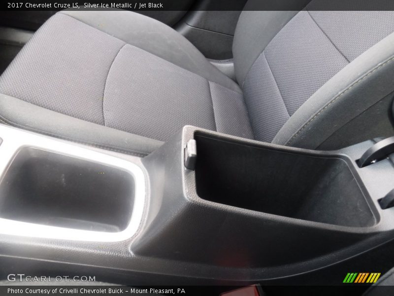 Silver Ice Metallic / Jet Black 2017 Chevrolet Cruze LS