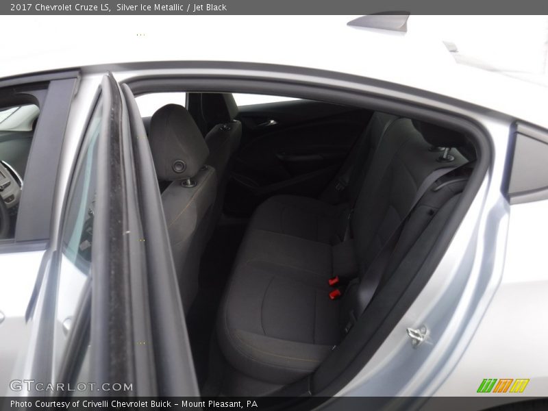 Silver Ice Metallic / Jet Black 2017 Chevrolet Cruze LS