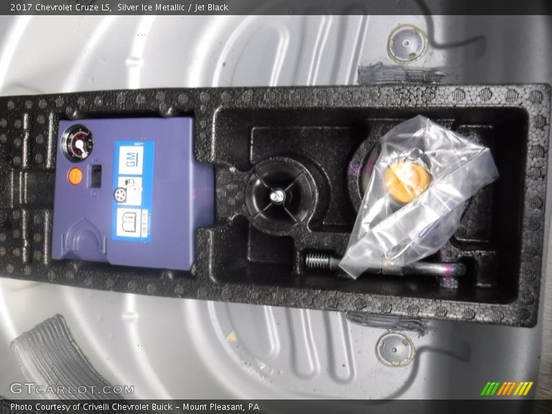 Silver Ice Metallic / Jet Black 2017 Chevrolet Cruze LS