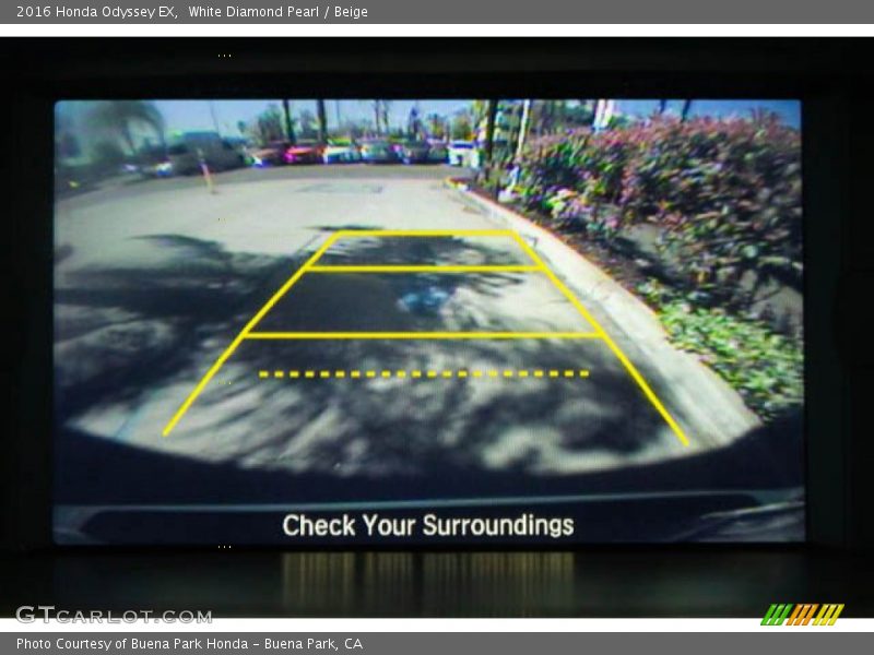 White Diamond Pearl / Beige 2016 Honda Odyssey EX