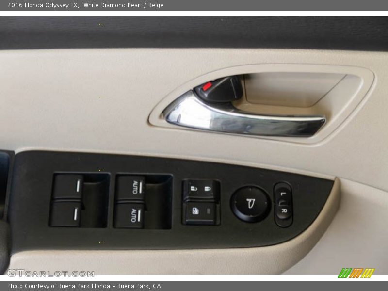 White Diamond Pearl / Beige 2016 Honda Odyssey EX