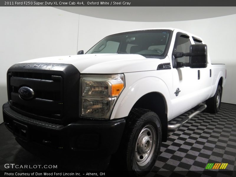Oxford White / Steel Gray 2011 Ford F250 Super Duty XL Crew Cab 4x4