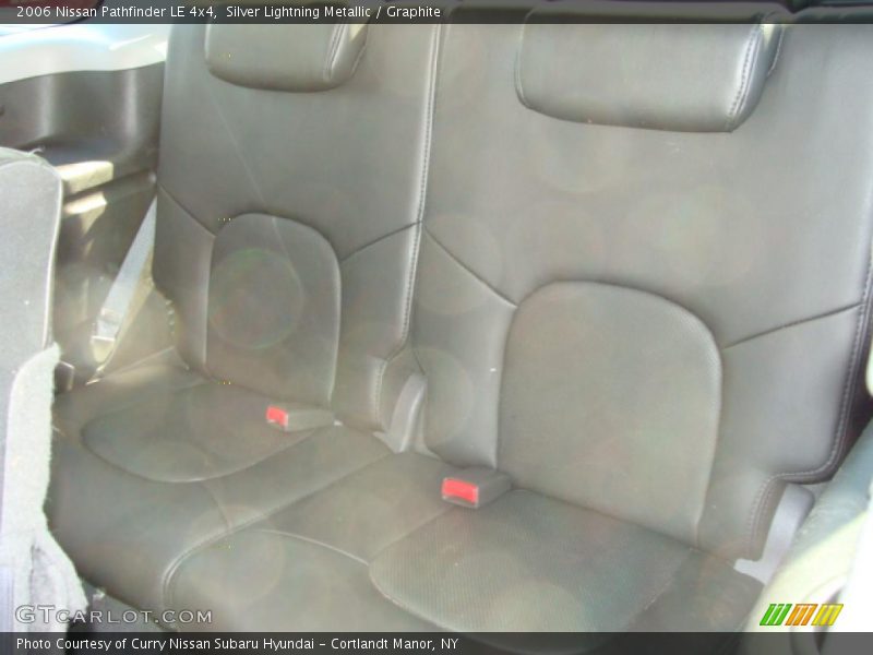 Silver Lightning Metallic / Graphite 2006 Nissan Pathfinder LE 4x4