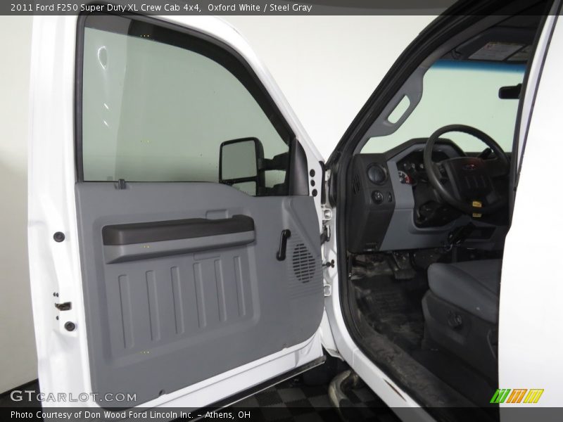 Oxford White / Steel Gray 2011 Ford F250 Super Duty XL Crew Cab 4x4