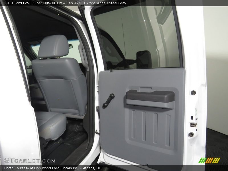 Oxford White / Steel Gray 2011 Ford F250 Super Duty XL Crew Cab 4x4