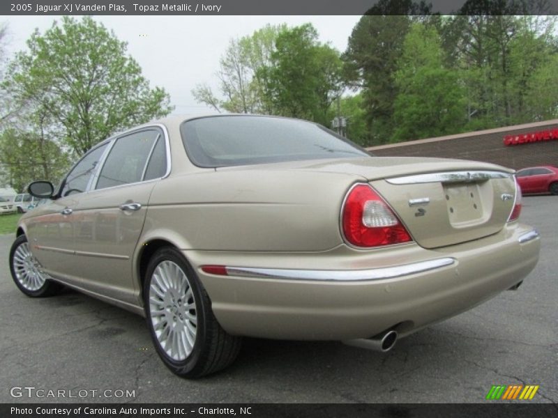 Topaz Metallic / Ivory 2005 Jaguar XJ Vanden Plas