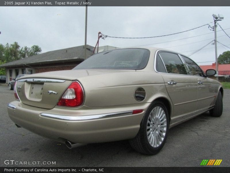 Topaz Metallic / Ivory 2005 Jaguar XJ Vanden Plas