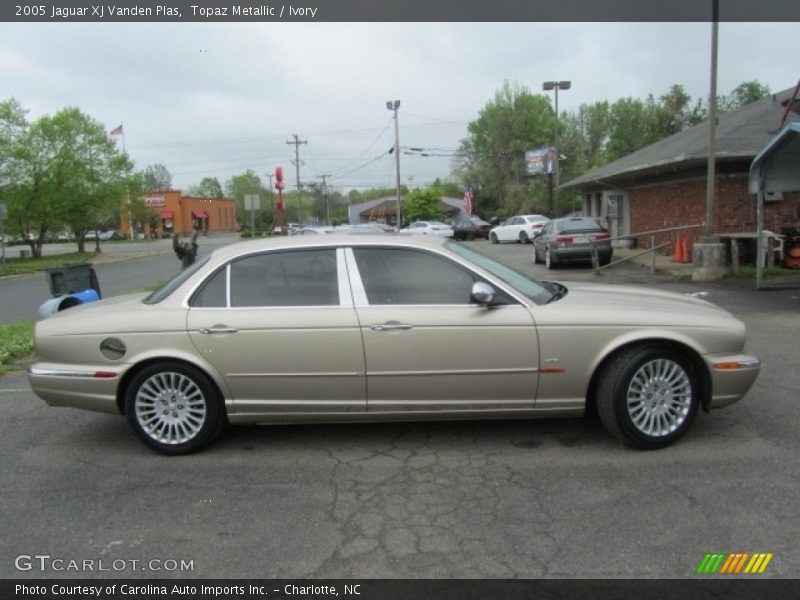 Topaz Metallic / Ivory 2005 Jaguar XJ Vanden Plas