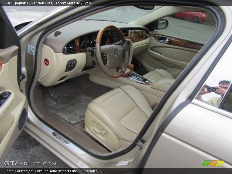 Topaz Metallic / Ivory 2005 Jaguar XJ Vanden Plas