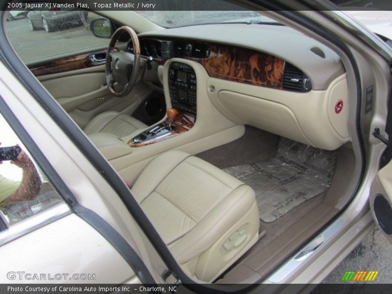 Topaz Metallic / Ivory 2005 Jaguar XJ Vanden Plas
