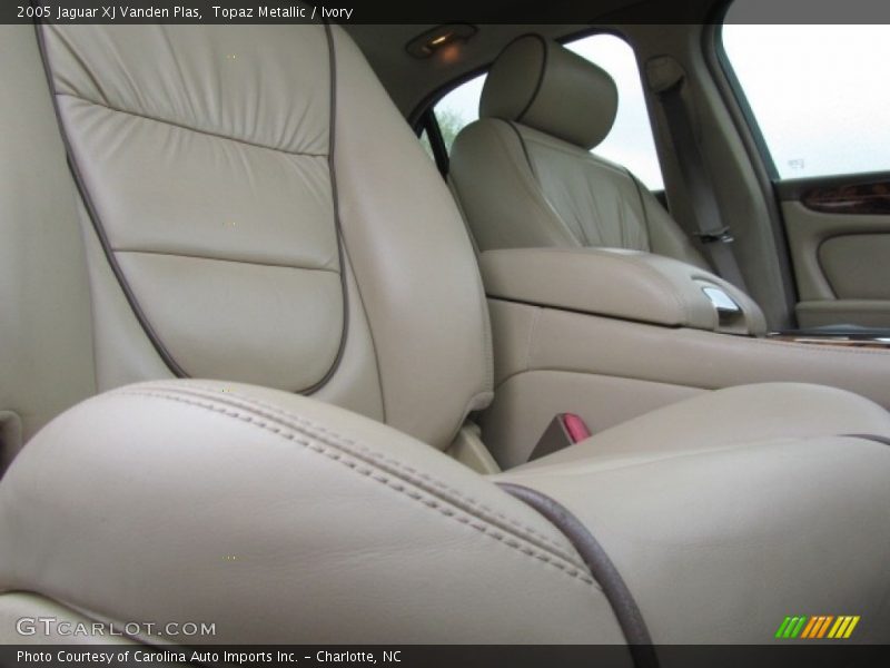 Topaz Metallic / Ivory 2005 Jaguar XJ Vanden Plas
