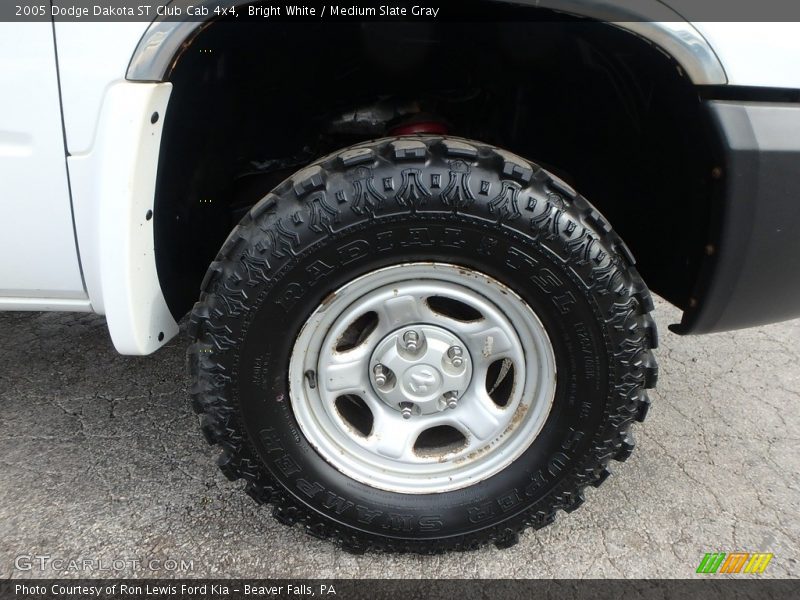 Bright White / Medium Slate Gray 2005 Dodge Dakota ST Club Cab 4x4