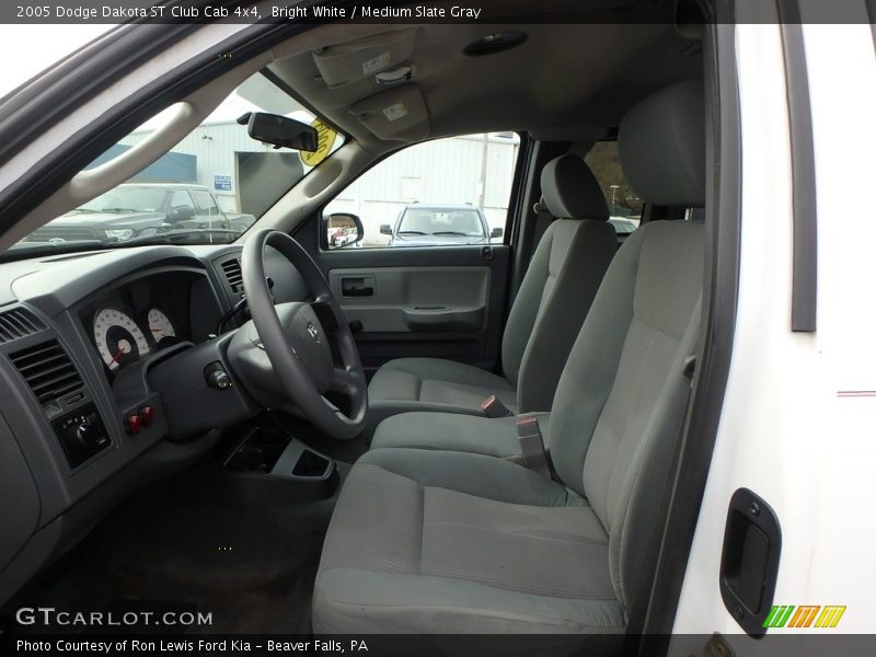 Bright White / Medium Slate Gray 2005 Dodge Dakota ST Club Cab 4x4