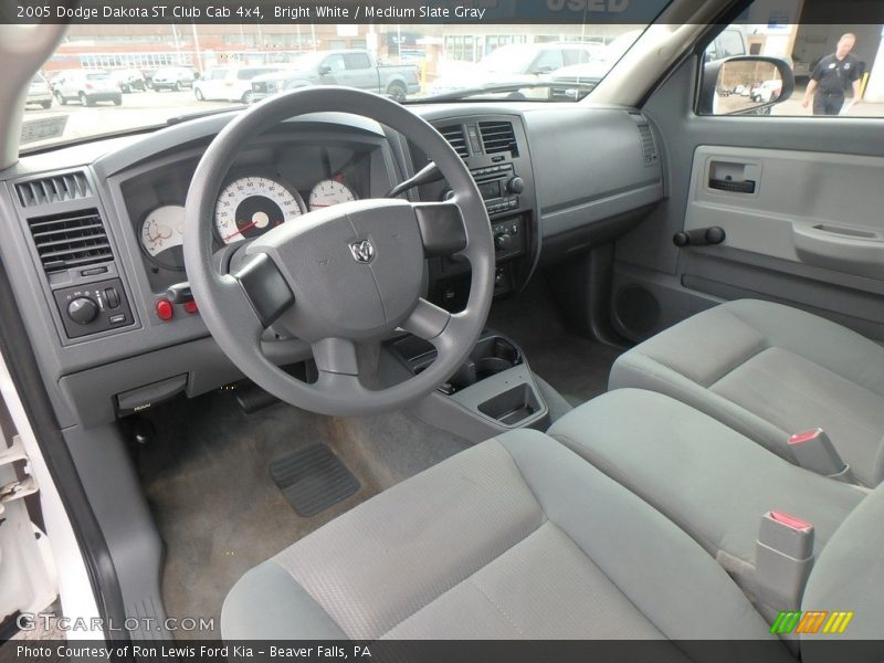 Bright White / Medium Slate Gray 2005 Dodge Dakota ST Club Cab 4x4