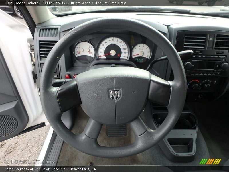 Bright White / Medium Slate Gray 2005 Dodge Dakota ST Club Cab 4x4