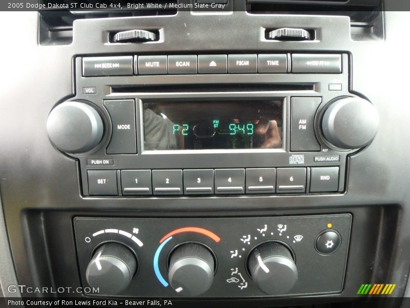 Bright White / Medium Slate Gray 2005 Dodge Dakota ST Club Cab 4x4