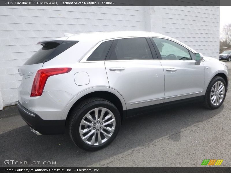 Radiant Silver Metallic / Jet Black 2019 Cadillac XT5 Luxury AWD