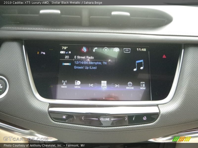 Stellar Black Metallic / Sahara Beige 2019 Cadillac XT5 Luxury AWD
