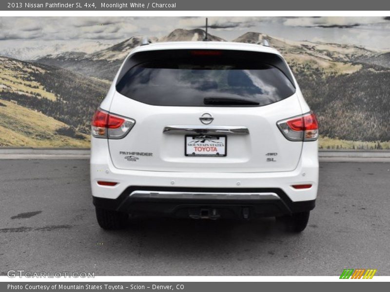Moonlight White / Charcoal 2013 Nissan Pathfinder SL 4x4