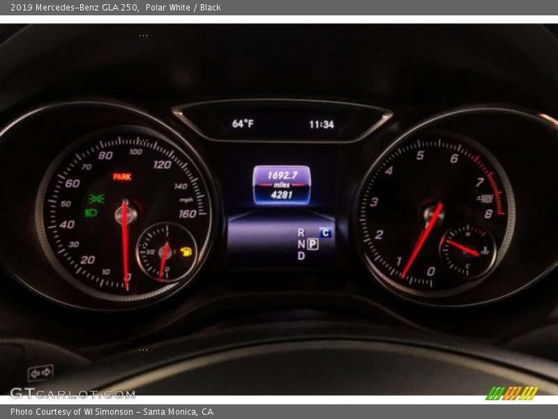 Polar White / Black 2019 Mercedes-Benz GLA 250